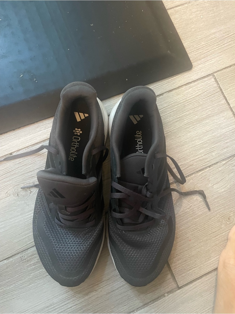 Adidas Men’s Sneakers Gray/Black Size 8.5 – IE8819